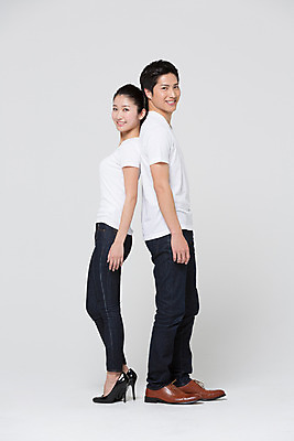 포토 JPG 스튜디오촬영 전신 외국인 해외기획촬영 라이프스타일 커플 여자 남자 커플라이프 모션 함께함 실내 사랑 서기 미소 사람 동양인 20대 성인 두명 옆모습 다정 등맞대기 일본인 2015년일본 청년만 성인만 국내포토 감정 뷰포인트 컨셉 관계 표정 인종 청년 내부 생활 파일형식