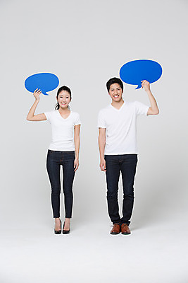 포토 JPG 스튜디오촬영 전신 외국인 해외기획촬영 라이프스타일 커플 여자 남자 커플라이프 말풍선 모션 프레임 함께함 실내 사랑 서기 미소 들기 사람 동양인 20대 성인 두명 앞모습 다정 일본인 2015년일본 청년만 성인만 국내포토 감정 뷰포인트 컨셉 관계 표정 인종 청년 내부 생활 파일형식