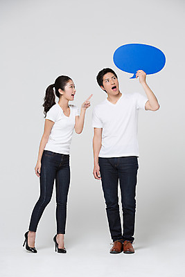 포토 JPG 스튜디오촬영 전신 외국인 해외기획촬영 라이프스타일 커플 여자 남자 커플라이프 말풍선 모션 프레임 함께함 실내 사랑 서기 미소 들기 사람 동양인 손짓 20대 성인 두명 앞모습 다정 가리킴 일본인 2015년일본 청년만 성인만 국내포토 감정 뷰포인트 컨셉 관계 표정 인종 청년 내부 생활 파일형식