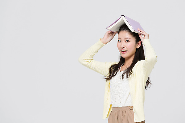 포토 JPG 스튜디오촬영 외국인 해외기획촬영 라이프스타일 여자 대학생 모션 대학생라이프 실내 한명 서기 미소 들기 사람 동양인 상반신 20대 성인 옆모습 책 일본인 2015년일본 여자만 여자한명만 성인여자만 청년만 청년여자만 성인한명만 청년여자한명만 성인여자한명만 성인만 국내포토 1 학생 뷰포인트 표정 인종 청년 내부 생활 파일형식