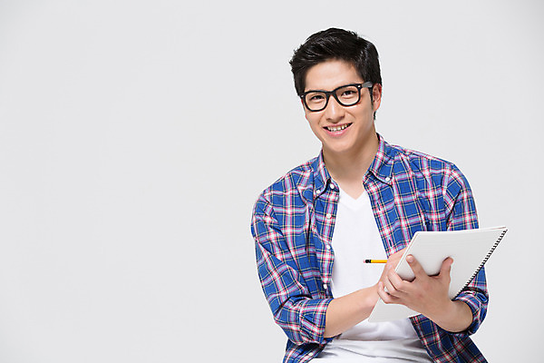 포토 JPG 스튜디오촬영 외국인 해외기획촬영 라이프스타일 남자 안경 대학생 모션 대학생라이프 실내 한명 들기 사람 앉기 동양인 상반신 20대 성인 앞모습 연필 공책 기록 일본인 2015년일본 남자만 남자한명만 성인남자만 청년만 청년남자만 청년남자한명만 성인한명만 성인남자한명만 성인만 안경낌 국내포토 1 학생 잡화 뷰포인트 문구용품 학용품 인종 청년 내부 생활 필기구 파일형식
