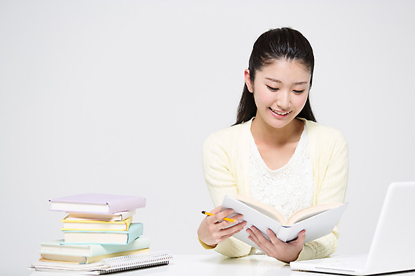 포토 JPG 스튜디오촬영 외국인 해외기획촬영 라이프스타일 여자 대학생 모션 대학생라이프 실내 한명 미소 들기 사람 앉기 동양인 상반신 20대 성인 앞모습 책 노트북 공책 일본인 2015년일본 여자만 여자한명만 성인여자만 청년만 청년여자만 성인한명만 청년여자한명만 성인여자한명만 성인만 국내포토 1 학생 뷰포인트 문구용품 표정 인종 청년 내부 생활 전자제품 파일형식