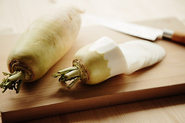 포토 모션 주방용품 뿌리채소 촬영기법 실내 내부 파일형식 레시피 음식 무 식재료 채소 사람없음 칼 JPG 아웃포커스 자르기 스튜디오촬영 국내포토 도마