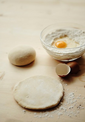 포토 JPG 스튜디오촬영 그릇 음식 식재료 실내 사람없음 계란 반죽 밀가루 레시피 국내포토 식기 내부 알 가루 파일형식