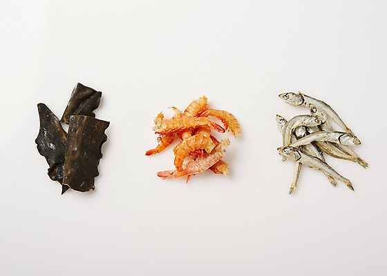 포토 JPG 스튜디오촬영 음식 식재료 건조 실내 사람없음 레시피 건어물 건미역 건새우 멸치 국내포토 새우 어류 내부 미역 파일형식