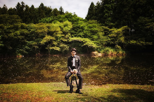 포토 JPG 주간 전신 나무 식물 라이프스타일 남자 호수 부케 신랑 결혼 의자 모션 자연 한국 한명 미소 들기 사람 앉기 동양인 정장 턱시도 성인 야외 앞모습 30대 제주도 한국인 웨딩라이프 남자만 남자한명만 성인남자만 성인한명만 성인남자한명만 장년만 장년남자만 장년남자한명만 성인만 국내포토 자연요소 1 옷 아시아 뷰포인트 꽃다발 가구 표정 인종 이벤트 생활 장년 생태계 파일형식