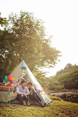 포토 JPG 주간 전신 나무 식물 라이프스타일 커플 여자 남자 여유 커플라이프 데이트 모션 자연 한국 텐트 사람 앉기 동양인 성인 야외 두명 앞모습 30대 햇빛 제주도 캠핑 한국인 바람개비 장년만 성인만 국내포토 자연요소 감정 아시아 뷰포인트 관계 레저 캠핑도구 인종 생활 장년 태양 생태계 파일형식