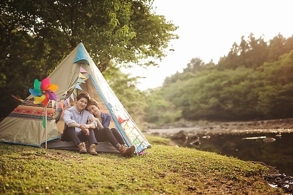 포토 JPG 주간 전신 나무 식물 라이프스타일 커플 여자 남자 호수 여유 커플라이프 데이트 모션 자연 한국 텐트 사람 앉기 동양인 성인 야외 두명 앞모습 30대 제주도 기댐 캠핑 한국인 바람개비 장년만 성인만 국내포토 자연요소 감정 아시아 뷰포인트 관계 레저 캠핑도구 인종 생활 장년 생태계 파일형식