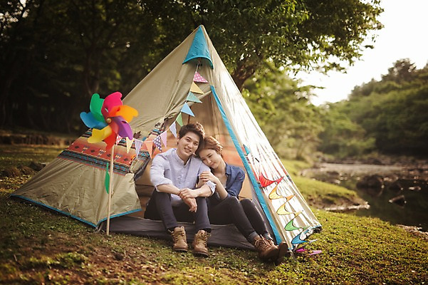 포토 JPG 주간 전신 나무 식물 라이프스타일 커플 여자 남자 여유 커플라이프 데이트 모션 자연 한국 텐트 미소 사람 앉기 동양인 성인 야외 두명 앞모습 30대 제주도 기댐 캠핑 한국인 바람개비 장년만 성인만 국내포토 자연요소 감정 아시아 뷰포인트 관계 레저 표정 캠핑도구 인종 생활 장년 생태계 파일형식