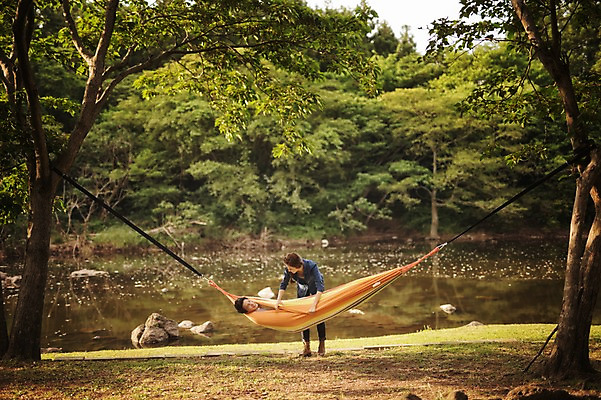포토 JPG 주간 전신 나무 식물 라이프스타일 커플 여자 남자 호수 여유 커플라이프 데이트 장난 모션 한국 서기 사람 동양인 성인 야외 두명 앞모습 30대 눕기 제주도 캠핑 한국인 해먹 장년만 성인만 국내포토 자연요소 감정 아시아 뷰포인트 관계 레저 인종 생활 장년 침대 파일형식