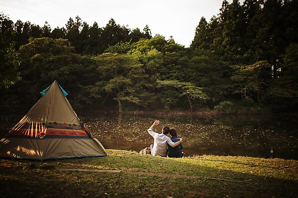 포토 JPG 주간 나무 식물 라이프스타일 커플 여자 남자 여유 커플라이프 데이트 모션 휴식 한국 텐트 사람 앉기 동양인 손짓 상반신 성인 야외 두명 뒷모습 30대 제주도 캠핑 한국인 장년만 성인만 국내포토 자연요소 감정 아시아 뷰포인트 컨셉 관계 레저 캠핑도구 인종 생활 장년 파일형식