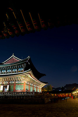 포토 JPG 한국문화 건축물 백그라운드 야경 조명 서울 사람없음 야외 관광지 궁전 분위기 경복궁 과거 근정전 국내포토 동양문화 건축 여행 컨셉 고건축 한국 야간 파일형식 풍경_경치