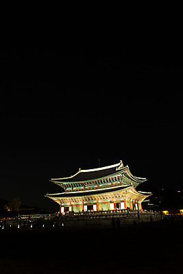 포토 JPG 한국문화 건축물 백그라운드 야경 조명 서울 사람없음 야외 관광지 궁전 분위기 경복궁 과거 근정전 국내포토 동양문화 건축 여행 컨셉 고건축 한국 야간 파일형식 풍경_경치