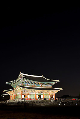 포토 JPG 한국문화 건축물 백그라운드 야경 조명 서울 사람없음 야외 관광지 궁전 분위기 경복궁 과거 근정전 국내포토 동양문화 건축 여행 컨셉 고건축 한국 야간 파일형식 풍경_경치