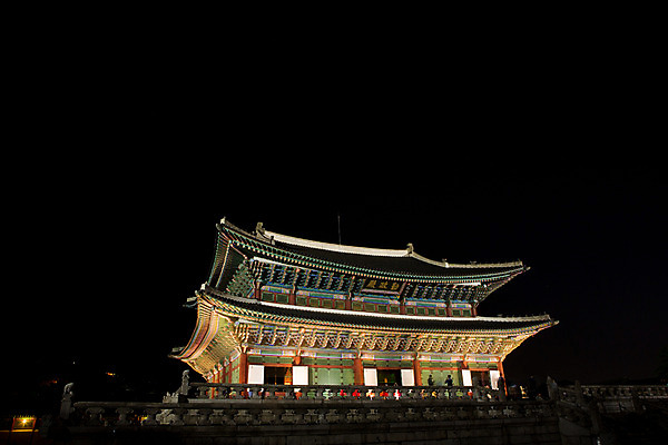 포토 JPG 한국문화 건축물 백그라운드 야경 조명 서울 사람없음 야외 관광지 궁전 분위기 경복궁 과거 근정전 국내포토 동양문화 건축 여행 컨셉 고건축 한국 야간 파일형식 풍경_경치