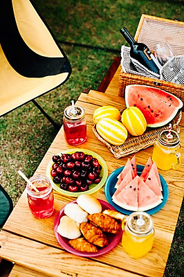 포토 JPG 주간 음료 음식 빵 의자 과일 식탁 유리병 수박 한국 사람없음 야외 바구니 와인 캠핑 체리 오브젝트 강원도 참외 양양군 국내포토 자연요소 아시아 가구 탁자 레저 병_용기 주류 파일형식