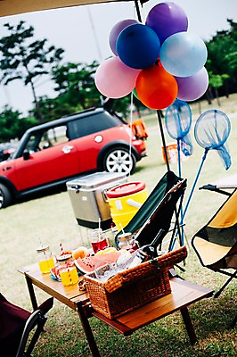 포토 JPG 주간 음료 의자 과일 자동차 식탁 유리병 수박 한국 빨대 사람없음 야외 와인 캠핑 오브젝트 강원도 참외 풍선 채집망 아이스박스 양양군 국내포토 자연요소 아시아 육상교통 가구 탁자 레저 병_용기 주류 파일형식