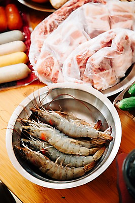 포토 JPG 주간 그릇 식탁 새우 한국 육류 요리 사람없음 야외 캠핑 소시지 바비큐 오브젝트 준비 삼겹살 강원도 스탠그릇 양양군 생새우 국내포토 자연요소 식기 아시아 음식 식재료 탁자 레저 어패류 돼지고기 갑각류 가공식품 파일형식