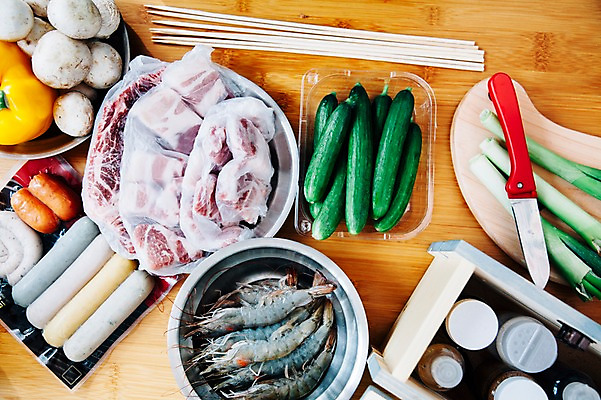 포토 JPG 주간 재료 식탁 피망 오이 새우 도마 한국 육류 사람없음 야외 버섯 캠핑 양념 소시지 꼬치 칼 바비큐 오브젝트 강원도 파 양양군 생새우 국내포토 자연요소 아시아 음식 채소 식재료 탁자 주방용품 레저 어패류 갑각류 가공식품 파일형식