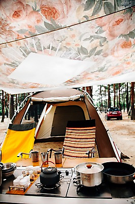 포토 JPG 주간 자동차 식탁 주전자 주방용품 한국 텐트 사람없음 야외 주방 캠핑 가스레인지 냄비 오브젝트 천막 강원도 양양군 국내포토 자연요소 아시아 육상교통 생활용품 탁자 레저 캠핑도구 가전제품 레인지 솥 파일형식