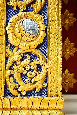 포토 JPG 해외이미지 전통 아시아 문화 잎 패턴 태국 미술 사람없음 장식 빨간색 갈색 골동품 깃발 기둥 황금 고급 심볼 묘사 그림 강렬 옛날 핸드메이드 해외202004 해외포토 식물 건축 나라 컬러 컨셉 무늬 문화예술 파일형식 이미지허브