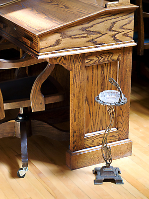 포토 JPG 해외이미지 라이프스타일 탁자 쟁반 담배 건강 사람없음 목재 빛 약 갈색 금속 금지 죽음 바 닫기 연기 질병 위험 묘사 법 재떨이 반대 암 중독 종료 습관 그만 넘어짐 소셜 철강 해로움 디테일 해외202004 해외포토 나무 컬러 가구 컨셉 재료 의학 모션 재질 생활 파일형식 이미지허브