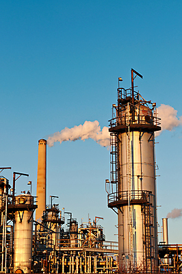 포토 JPG 해외이미지 산업 공장 직장 사람없음 야외 컬러풀 저녁 화학약품 해외202004 해외포토 컬러 회사 공업 화학 야간 물질 파일형식 이미지허브