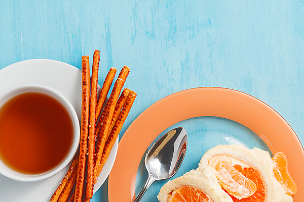 포토 JPG 해외이미지 단면 디저트 귤 실내 사람없음 하이앵글 롤케이크 해외202004 해외포토 음식 뷰포인트 과일 내부 케이크 파일형식 이미지허브