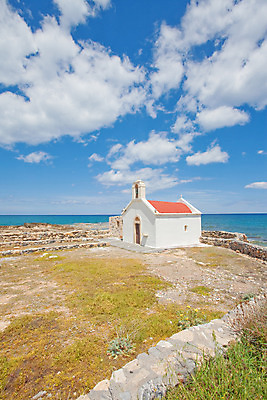 포토 JPG 해외이미지 벽 바다 여행 자연 휴가 휴식 풍경 사람없음 물 여름 모래사장 햇빛 교회 맑음 침묵 자유 바위 시골 지중해 그리스 엽서 천국 파라다이스 해외202004 해외포토 자연요소 계절 유럽 컨셉 종교건축 날씨 건물 태양 소리 돌_바위 편지 생태계 파일형식 이미지허브
