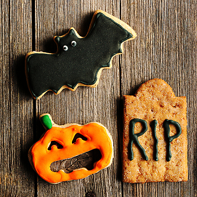 포토 JPG 해외이미지 백그라운드 탁자 디저트 사람없음 장식 쿠키 할로윈 달콤 비석 박쥐 잭오랜턴 핸드메이드 나무배경 해외202004 해외포토 음식 가구 포유류 맛 파일형식 이미지허브