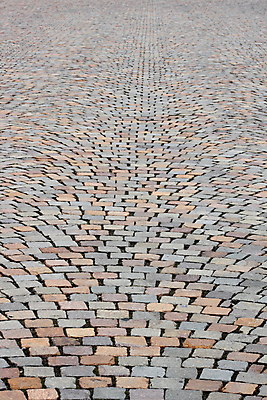 포토 JPG 해외이미지 도로 길 분홍색 십자가 거리 사람없음 회색 수확 조약돌 도시 원형 역사 정사각형 지역 세피아 해외202004 해외포토 도형 컬러 농업 교통시설 촬영기법 돌_바위 파일형식 이미지허브