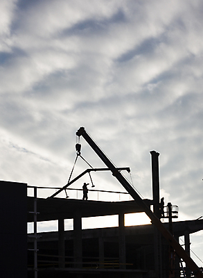포토 JPG 해외이미지 직업 외관 남자 실루엣 산업 건축양식 하늘 모바일 추상 노동자 아파트 주택 프레임 사람 사람없음 야외 건물 빛 햇빛 태양 금속 블록 도시 업무 판넬 고리 재산 플랫 땅 기중기 뼈대 건축업자 리프팅 콘크리트 프로젝트 해외202004 해외포토 자연요소 건축물 건축 무늬 재질 촬영기법 금융 작업 중장비 파일형식 이미지허브