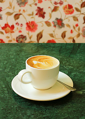 포토 JPG 해외이미지 접시 디자인 커피 음료 음식 가구 백그라운드 의자 탁자 아침 콩 요리 미술 사람없음 컵 소파 갈색 식당 초콜릿 숟가락 검은색 이탈리아 거품 카페 우유 머그컵 흰색 신선 바 뜨거움 도자기 액체 맛 아침식사 가득함 컵받침 크림 아로마 바리스타 카푸치노 에스프레소 중독 점심식사 단절 라떼 모카 카페인 해외202004 해외포토 주간 직업 식기 유럽 컬러 생활용품 컨셉 문화예술 디저트 유제품 곡류 수저 상점 식사 받침대 파일형식 이미지허브