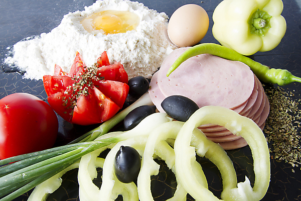 포토 JPG 해외이미지 음식 토마토 채소 재료 치즈 피자 요리 사람없음 신선 변화 이탈리아문화 날것 반죽 만들기 해외202004 해외포토 컨셉 모션 유제품 패스트푸드 서양음식 유럽문화 파일형식 이미지허브