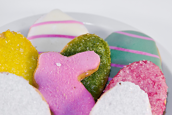 포토 JPG 해외이미지 전통 음식 분홍색 백그라운드 조류 휴가 디저트 부활절 병아리 사탕 요리 사람없음 장식 컬러풀 쿠키 과자 계란 얼음 축제 희망 봄 빵집 토끼 대접 신선 달콤 설탕 굽기 뿌리기 반투명 핸드메이드 프로스팅 해외202004 해외포토 자연요소 동물 계절 기념일 감정 컬러 포유류 모션 반려동물 상점 알 맛 구이 제빵 파일형식 이미지허브