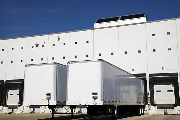 포토 JPG 해외이미지 비즈니스 교통시설 자동차 안전 사람없음 문 운전 트럭 흰색 작업 운전사 창고 짐차 트레일러 물류 디젤 로딩 서쪽 해외202004 해외포토 직업 육상교통 컬러 교통 모션 방향 시설 파일형식 이미지허브