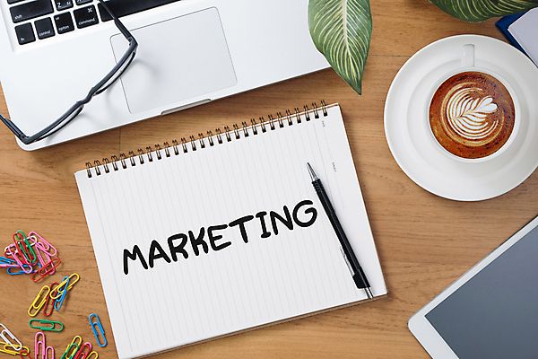 포토 JPG 해외이미지 디자인 종이 돈 인터넷 비즈니스 통신 그래프 아이디어 사람 사람없음 컴퓨터 글로벌 노란색 디지털 자료 웹 정보 성장 기록 네트워크 이메일 계획 책상 오브젝트 서비스 온라인 승진 전자상거래 혁명 개발 경영 마케팅 소셜 네트워킹 해외202004 해외포토 컬러 가구 컨셉 전자제품 재산 파일형식 이미지허브