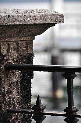 포토 JPG 해외이미지 모양 디자인 백그라운드 패턴 건축양식 하늘 미술 안전 사람없음 야외 장식 울타리 갈색 금속 검은색 힘 회색 골동품 바위 경계선 바 화려 보호 철 심볼 묘사 보안 옛날 철강 콘크리트 스타일 해외202004 해외포토 건축 선 컬러 컨셉 무늬 재질 문화예술 담장 돌_바위 경계 파일형식 이미지허브