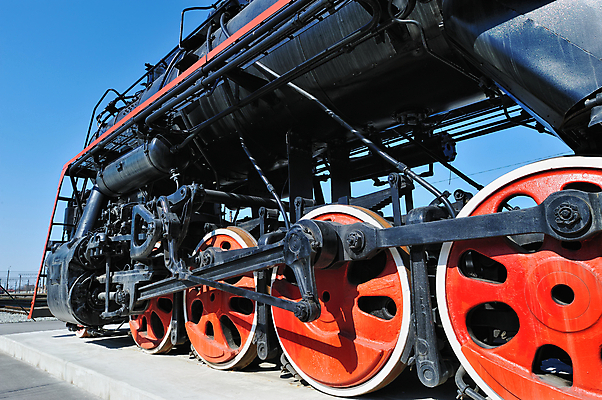 포토 JPG 해외이미지 교통시설 사람없음 금속 검은색 기차 골동품 바퀴 엔지니어 수증기 철 복고 엔진 보일러 옛날 철강 해외202004 해외포토 육상교통 컬러 교통 재질 대중교통 기술자 시설 파일형식 이미지허브