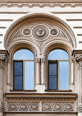 포토 JPG 해외이미지 외관 유럽 벽 건축양식 창문 유리 벽돌 주택 프레임 사람없음 야외 건물 장식 세로 노란색 머리 수확 골동품 바위 도시 역사 클래식 우아함 묘사 아치 복고 러시아 안심 대칭 바로크 석고 옛날 스타일 해외202004 해외포토 건축물 건축 나라 컬러 컨셉 농업 재질 육류 신체부위 돌_바위 파일형식 이미지허브