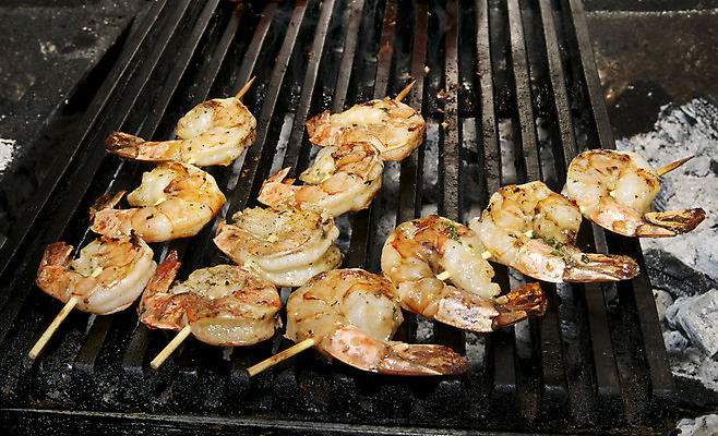 포토 JPG 해외이미지 접시 음식 조각 잎 채소 양파 조개 새우 파슬리 건강 손바닥 어류 요리 사람없음 빨간색 초록색 노란색 식사 저녁식사 신선 꼬치 맛 그릴 바비큐 굽기 허브 해산물 후추 무침 점심식사 절임 해외202004 해외포토 식물 식기 손 컬러 컨셉 주방용품 어패류 갑각류 수중동물 구이 향신료 파일형식 이미지허브