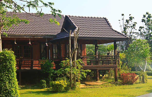 포토 JPG 해외이미지 라이프스타일 디자인 공원 꽃 의자 건축양식 창문 태국 자연 휴가 휴식 주택 사람없음 야외 건물 목재 장식 빨간색 컬러풀 문 우주 환경 정원 벚꽃 클래식 휴양지 지역 서식지 해외202004 해외포토 나무 식물 건축물 공공시설 건축 아시아 컬러 가구 컨셉 재료 생활 장소 생태계 파일형식 이미지허브