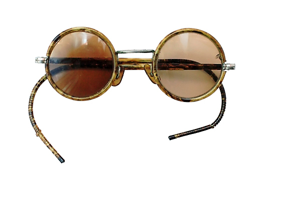 포토 JPG 해외이미지 응시 옷 안경 작업복 사람 사람없음 선글라스 검은색 어둠 골동품 흰색 투명 우아함 보호 플라스틱 오브젝트 싱글 복고 시력 고립 구식 옛날 스타일 해외202004 해외포토 시선 잡화 컬러 컨셉 재질 파일형식 이미지허브