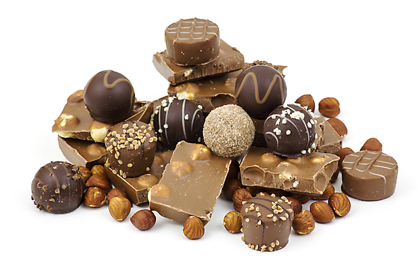 포토 JPG 해외이미지 음식 백그라운드 크리스마스 디저트 발렌타인데이 사람없음 초콜릿 검은색 어둠 견과류 흰색 달콤 맛 설탕 아로마 칼로리 성분 프랄린 개암 카피스페이스 해외202004 해외포토 기념일 열매 컬러 컨셉 데이이벤트 공백 파일형식 이미지허브