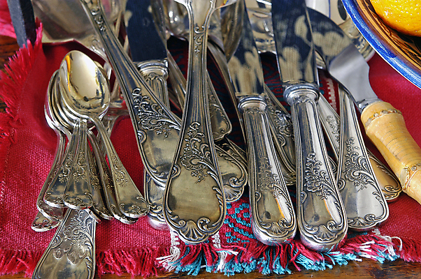 포토 JPG 해외이미지 그릇 접시 안경 음식 사람없음 식사 은색 크리스탈 서비스 초대 중고 해외202004 해외포토 식기 잡화 컬러 광석 파일형식 이미지허브