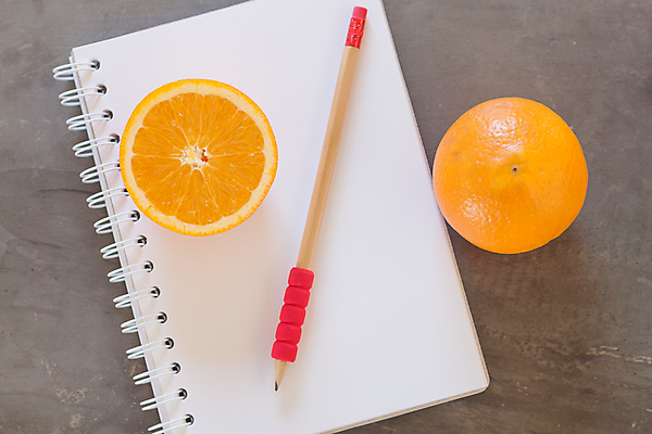 포토 JPG 해외이미지 음료 음식 다이어트 채소 오렌지 과일 귤 바나나 건강 사람없음 빛 연필 주방 주스 봄 활발 신선 밀기 먹기 교차로 준비 유기농 C 내추럴 해외202004 해외포토 웰빙 알파벳 계절 길 컨셉 모션 학용품 필기구 파일형식 이미지허브