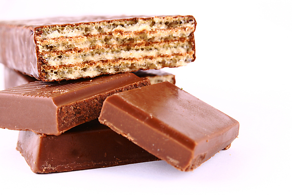 포토 JPG 해외이미지 모양 음식 조각 백그라운드 휴가 디저트 새로움 사탕 선물 사람없음 상자 갈색 쌓기 탑 초콜릿 검은색 사막 우유 에너지 바 달콤 맛 은색 설탕 먹기 은박지 크림 묘사 질감 칼로리 코코아 파열 깨짐 식용 카카오 해외202004 해외포토 건축물 음료 컬러 컨셉 모션 유제품 파일형식 이미지허브