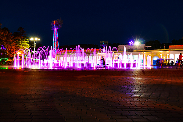 포토 JPG 해외이미지 나무 라이프스타일 계절 공원 여행 백그라운드 건축양식 자연 하늘 휴가 조명 풍경 사람없음 야외 건물 물 여름 빛 강 도시풍경 컬러풀 반사 어둠 황혼 봄 연못 도시 야간 저녁 메인 분수 정사각형 러시아 제트기 타운 멀리 동쪽 빛망울 7월 랜드마크 해외202004 해외포토 자연요소 도형 식물 건축물 공공시설 건축 유럽 컬러 비행기 생활 일몰 날짜 방향 생태계 파일형식 이미지허브