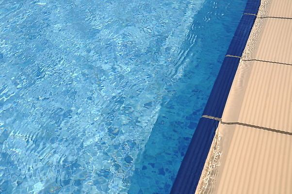 포토 JPG 해외이미지 라이프스타일 여행 백그라운드 호텔 표면 휴가 휴식 건강 사람없음 야외 옆모습 물 여름 파란색 햇빛 여행객 수영 침묵 활발 고급 클럽 휴양지 장면 해외202004 해외포토 자연요소 계절 뷰포인트 컬러 컨셉 숙소 사람 생활 태양 소리 장소 수상스포츠 파일형식 이미지허브