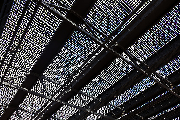 포토 JPG 해외이미지 자연 유리 하늘 지붕 미래 주택 세포 사람없음 초록색 경제 빛 글로벌 햇빛 태양 환경 힘 재활용 장비 발전기 에너지 판넬 뜨거움 절약 보호 옥상 생태계 태양에너지 시스템 세대 혁명 생태학 설치 수집가 전압 획기적 해외202004 해외포토 자연요소 직업 교육 컬러 컨셉 재질 건물 발전소 그린에너지 친환경 파일형식 이미지허브